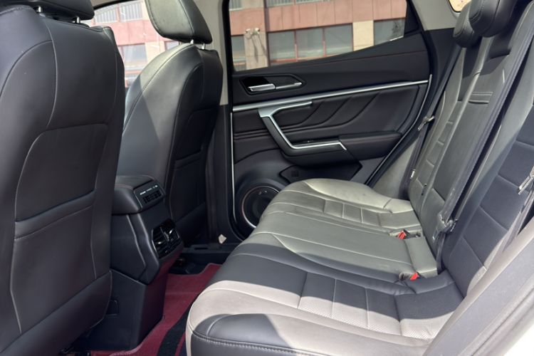 Used Wey VV5 2017 2.0T Ultra-Luxury Version Interior 4