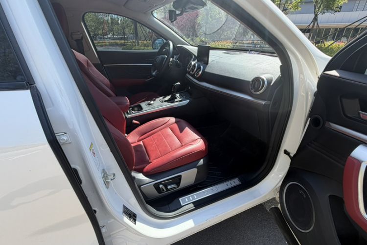 Used Wey VV5 2017 2.0T Flagship Edition Interior 6