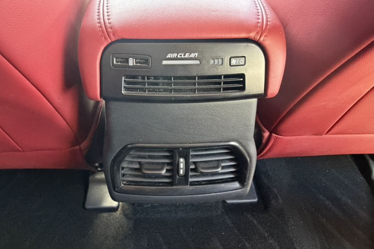 Used Wey VV5 2017 2.0T Flagship Edition Interior 8