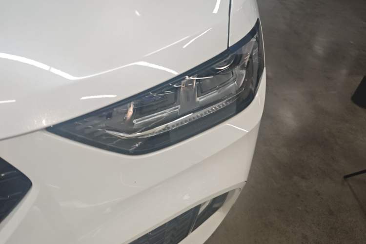 Used Wey VV5 2017 2.0T Flagship Edition Left Front Headlight