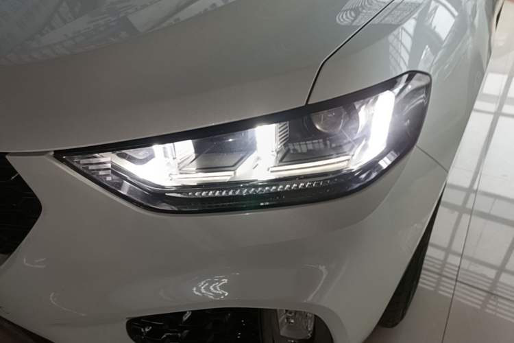Used Wey VV5 2017 2.0T Ultra-Luxury Version Left Front Headlight