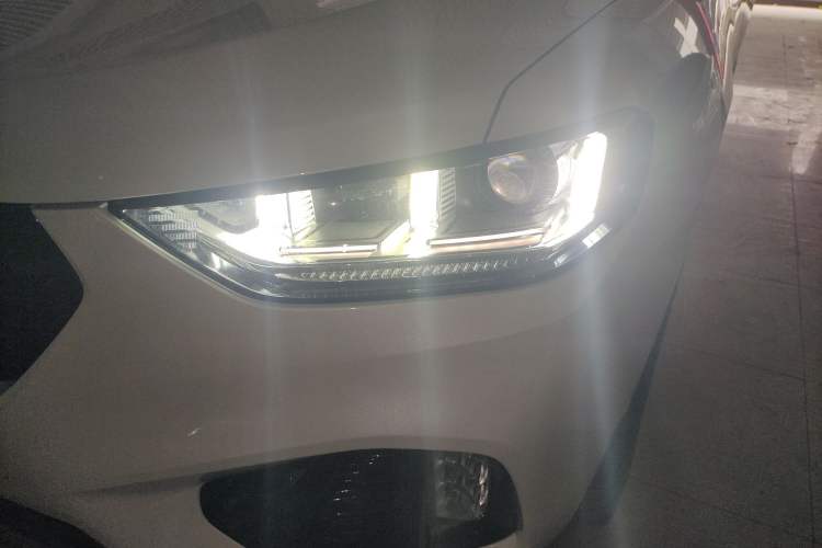 Used Wey VV5 2017 2.0T Flagship Edition Left Front Headlight