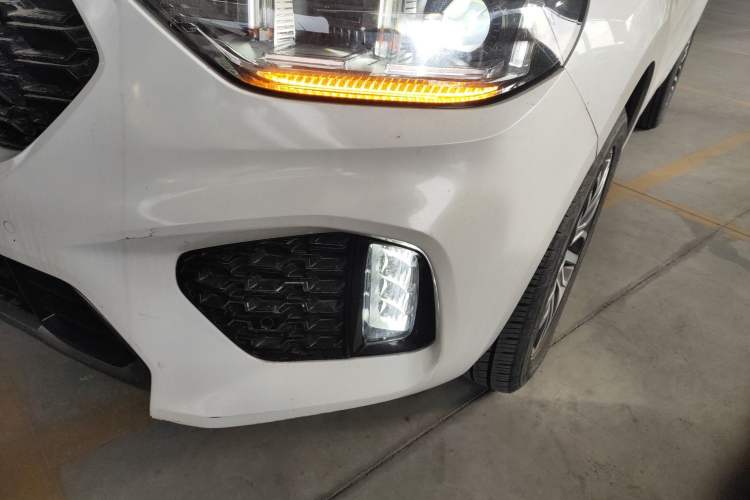 Used Wey VV5 2017 2.0T Ultra-Luxury Version Left Front Headlight