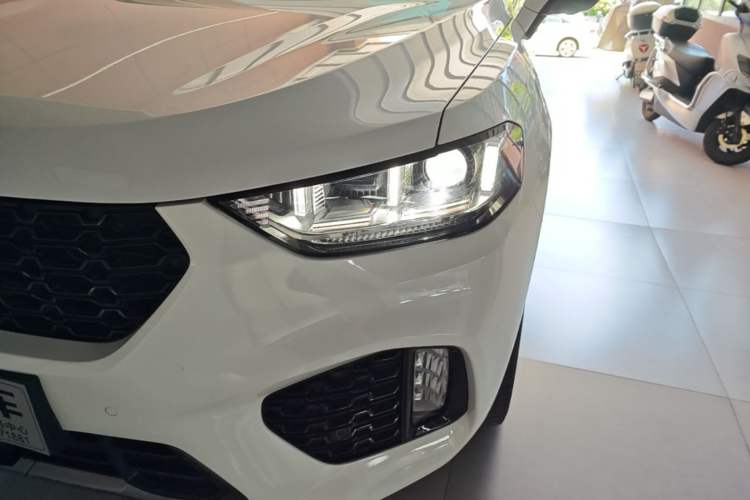 Used Wey VV5 2017 2.0T Ultra-Luxury Version Left Front Headlight