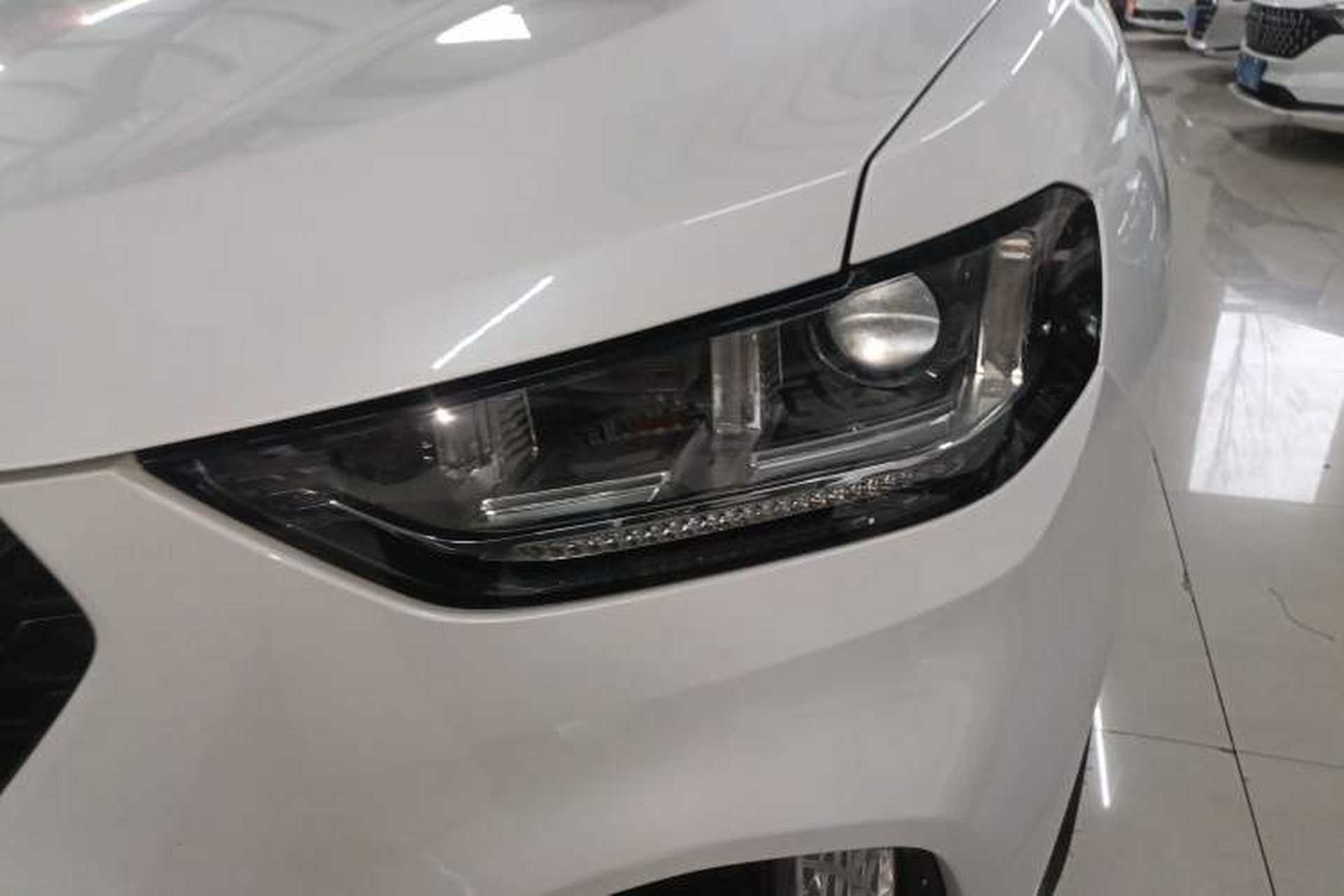 Used Wey VV5 2017 2.0T Flagship Edition Left Front Headlight
