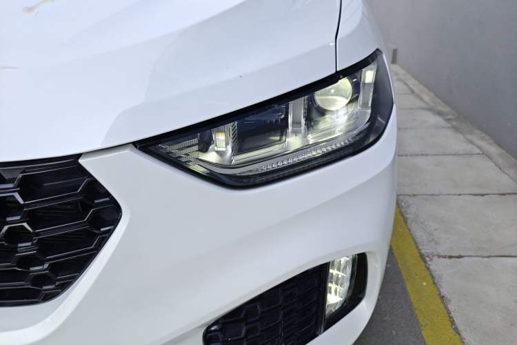 Used Wey VV5 2017 2.0T Ultra-Luxury Version Left Front Headlight