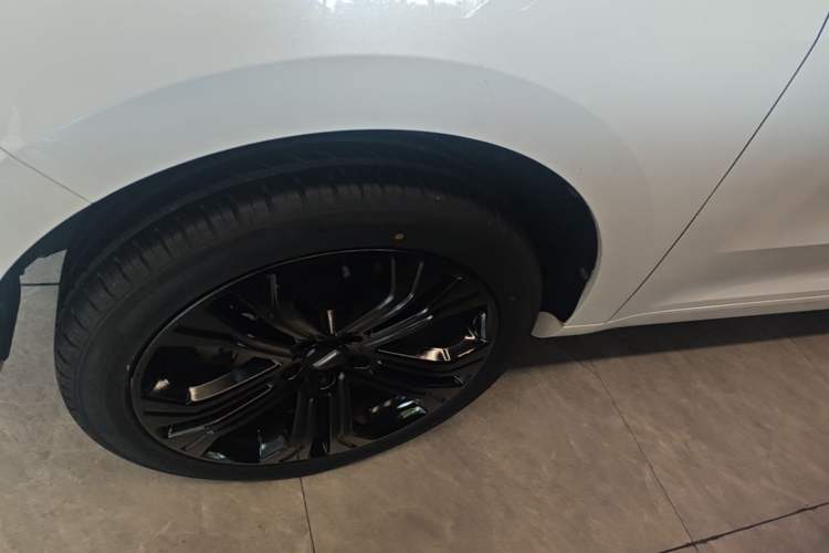 Used Wey VV5 2017 2.0T Flagship Edition Left Front Wheel Hub