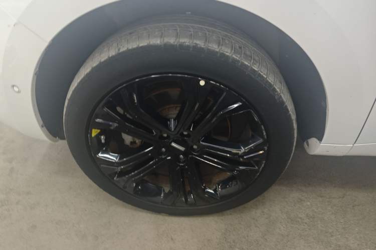 Used Wey VV5 2017 2.0T Flagship Edition Left Front Wheel Hub