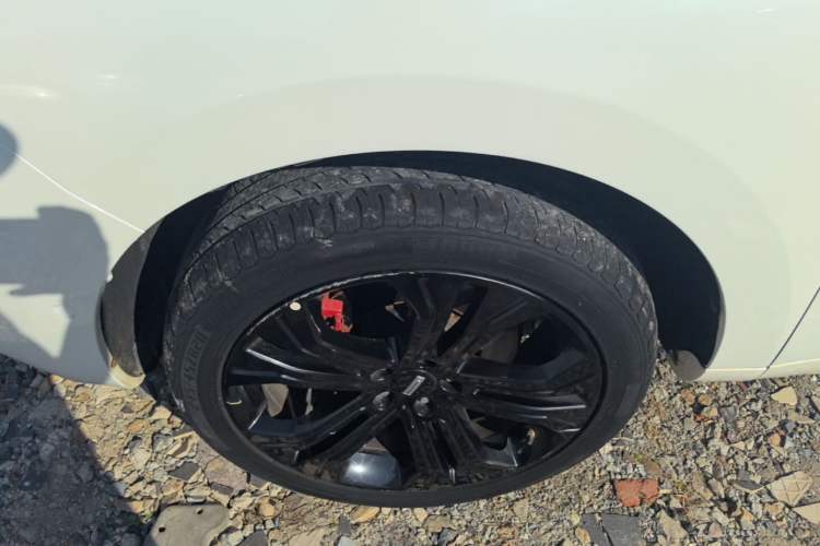 Used Wey VV5 2017 2.0T Flagship Edition Left Front Wheel Hub