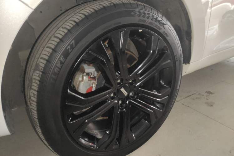 Used Wey VV5 2017 2.0T Flagship Edition Left Front Wheel Hub