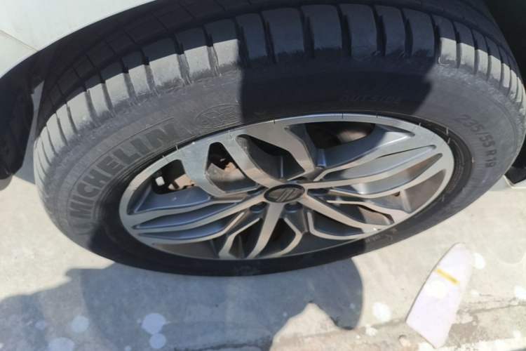Used Wey VV5 2017 2.0T Ultra-Luxury Version Left Front Wheel Hub