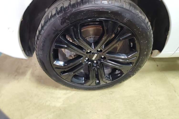 Used Wey VV5 2017 2.0T Flagship Edition Left Front Wheel Hub