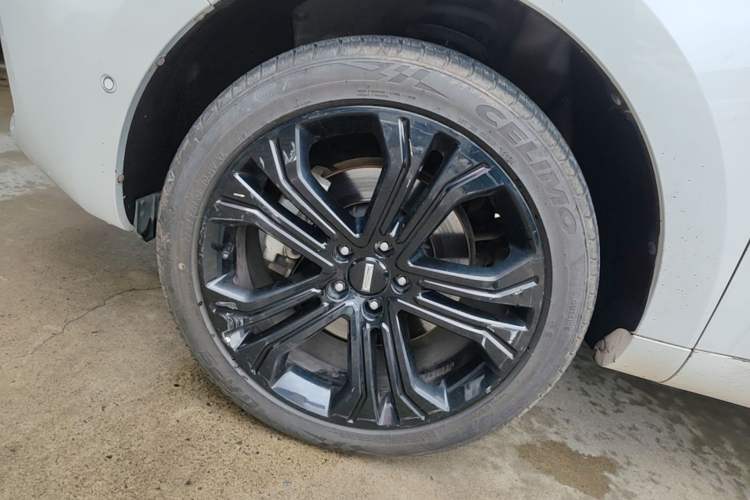 Used Wey VV5 2017 2.0T Flagship Edition Left Front Wheel Hub