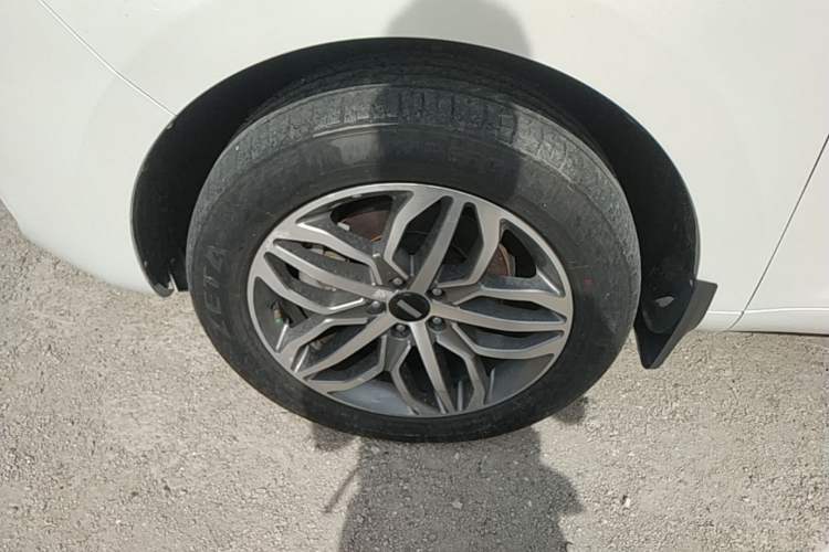 Used Wey VV5 2017 2.0T Ultra-Luxury Version Left Front Wheel Hub
