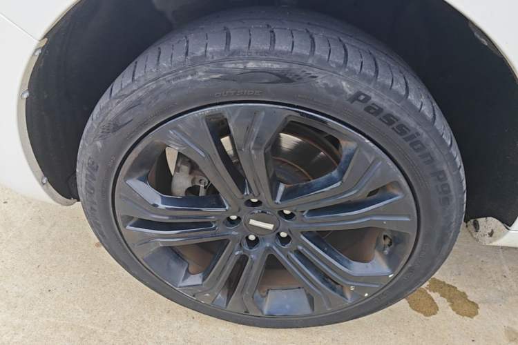 Used Wey VV5 2017 2.0T Flagship Edition Left Front Wheel Hub