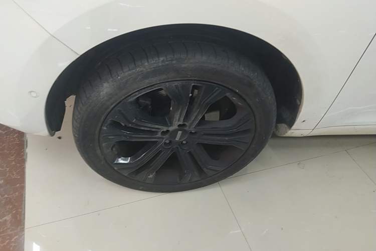 Used Wey VV5 2017 2.0T Flagship Edition Left Front Wheel Hub