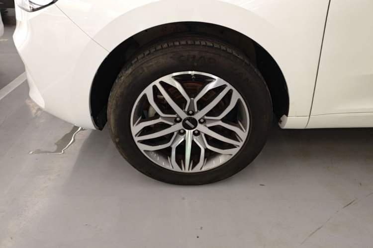 Used Wey VV5 2017 2.0T Ultra-Luxury Version Left Front Wheel Hub
