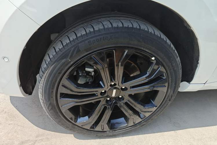Used Wey VV5 2017 2.0T Flagship Edition Left Front Wheel Hub