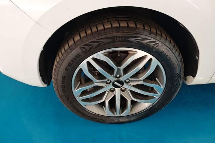 Used Wey VV5 2017 2.0T Ultra-Luxury Version Left Front Wheel Hub