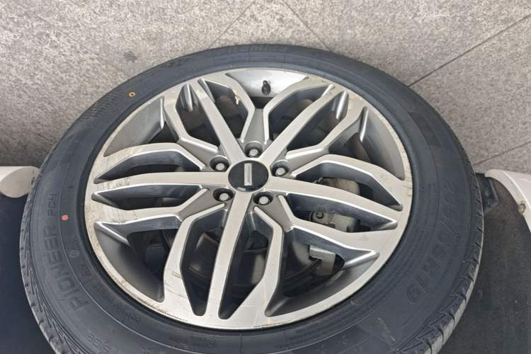 Used Wey VV5 2017 2.0T Ultra-Luxury Version Left Front Wheel Hub