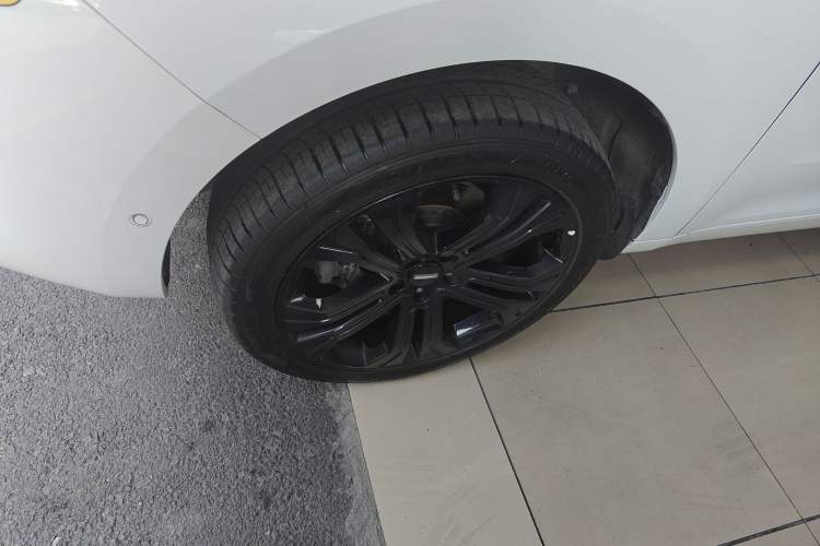 Used Wey VV5 2017 2.0T Flagship Edition Left Front Wheel Hub