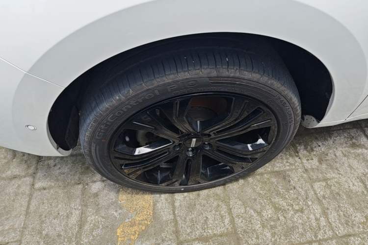 Used Wey VV5 2017 2.0T Flagship Edition Left Front Wheel Hub