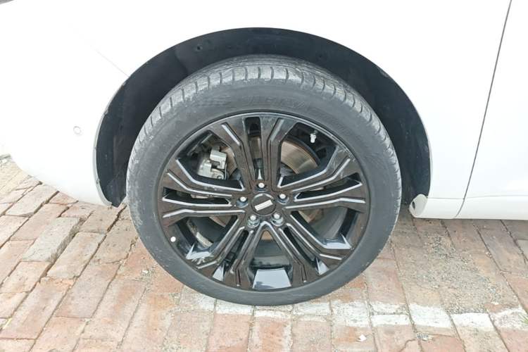 Used Wey VV5 2017 2.0T Flagship Edition Left Front Wheel Hub