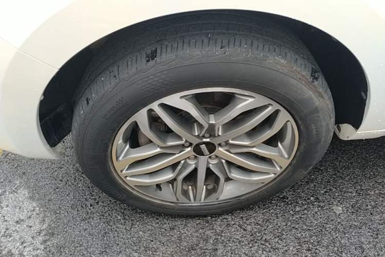 Used Wey VV5 2017 2.0T Ultra-Luxury Version Left Front Wheel Hub
