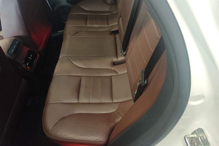 Used Wey VV5 2017 2.0T Flagship Edition Left Rear Seat