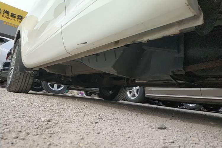 Used Wey VV5 2017 2.0T Ultra-Luxury Version Left Side Sill