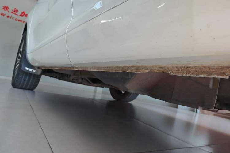 Used Wey VV5 2017 2.0T Ultra-Luxury Version Left Side Sill