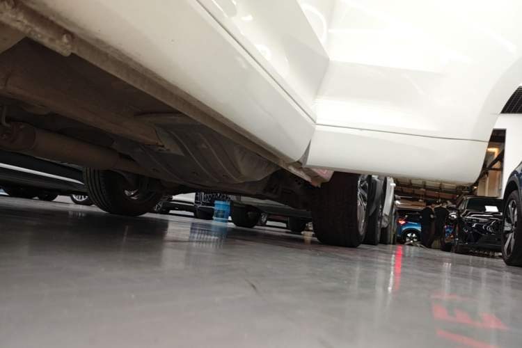 Used Wey VV5 2017 2.0T Ultra-Luxury Version Left Side Sill