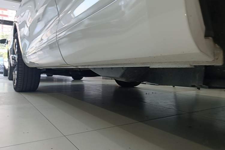 Used Wey VV5 2017 2.0T Flagship Edition Left Side Sill