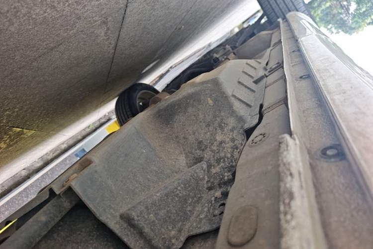 Used Wey VV5 2017 2.0T Ultra-Luxury Version Left Side Sill
