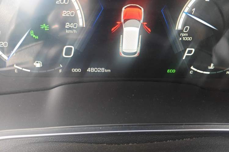 Used Wey VV5 2017 2.0T Flagship Edition Odometer Close Up