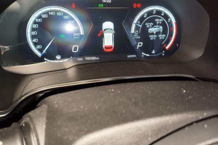 Used Wey VV5 2017 2.0T Flagship Edition Odometer Close Up
