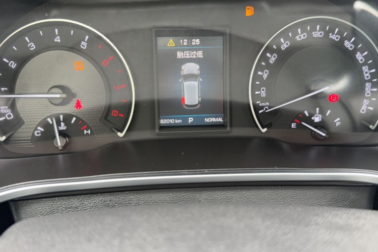 Used Wey VV5 2017 2.0T Ultra-Luxury Version Odometer Close Up