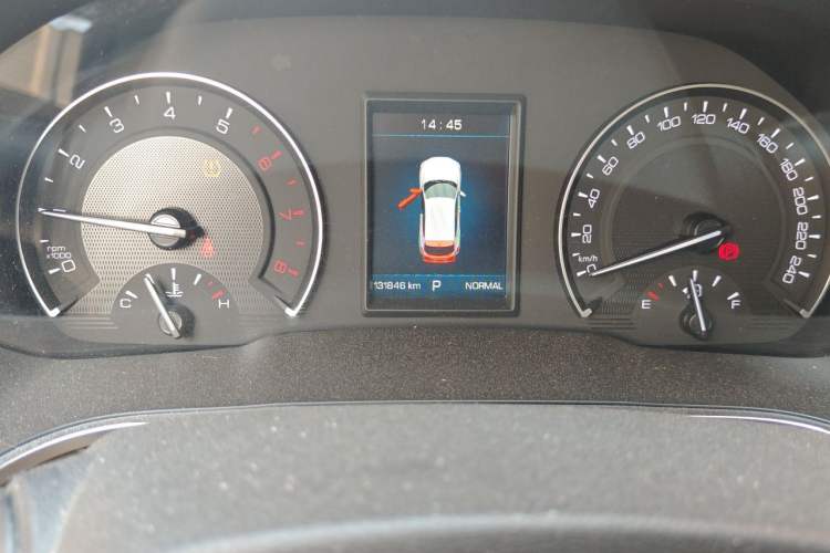 Used Wey VV5 2017 2.0T Ultra-Luxury Version Odometer Close Up