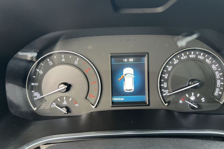 Used Wey VV5 2017 2.0T Ultra-Luxury Version Odometer Close Up