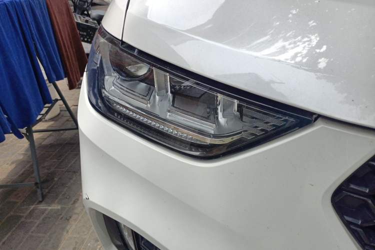 Used Wey VV5 2017 2.0T Flagship Edition Right Front Headlight