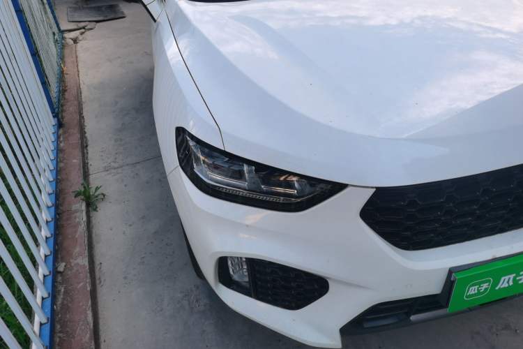 Used Wey VV5 2017 2.0T Ultra-Luxury Version Right Front Headlight