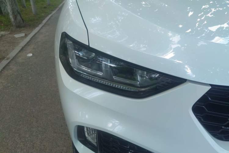 Used Wey VV5 2017 2.0T Ultra-Luxury Version Right Front Headlight