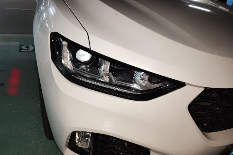 Used Wey VV5 2017 2.0T Ultra-Luxury Version Right Front Headlight