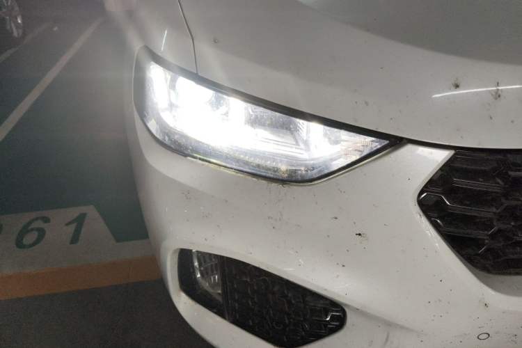 Used Wey VV5 2017 2.0T Flagship Edition Right Front Headlight