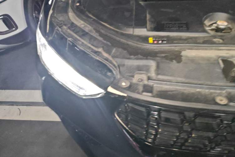 Used Wey VV5 2017 2.0T Ultra-Luxury Version Right Front Headlight