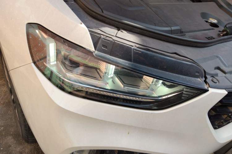 Used Wey VV5 2017 2.0T Ultra-Luxury Version Right Front Headlight