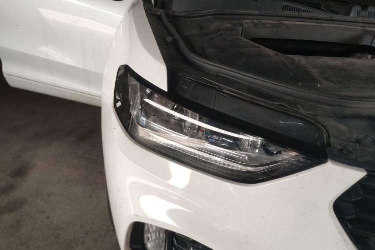 Used Wey VV5 2017 2.0T Ultra-Luxury Version Right Front Headlight