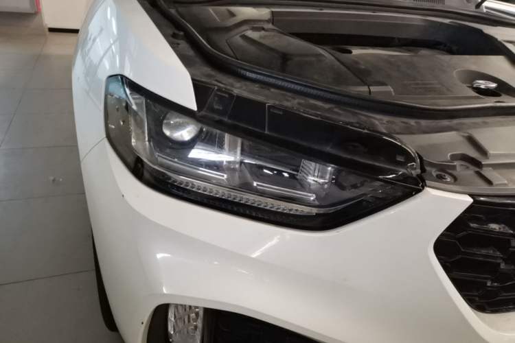 Used Wey VV5 2017 2.0T Ultra-Luxury Version Right Front Headlight