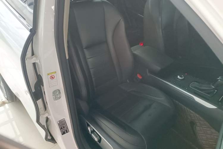 Used Wey VV5 2017 2.0T Ultra-Luxury Version Right Front Seat
