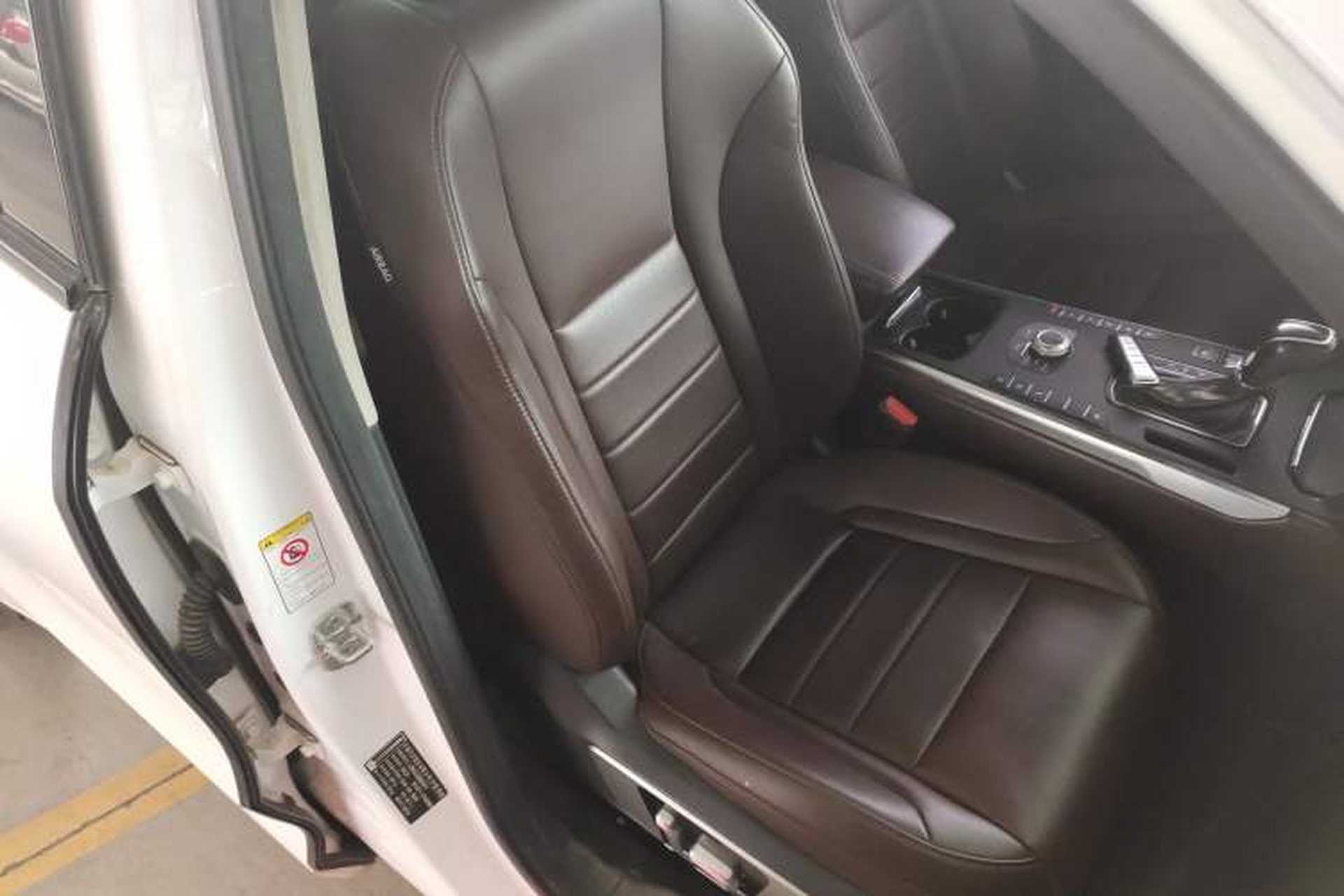 Used Wey VV5 2017 2.0T Ultra-Luxury Version Right Front Seat